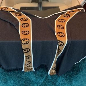 Gucci Gray Wool Poncho w/ Interlocking G